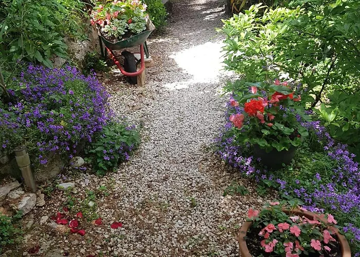 Big Blue S Privatnim Parkingom *